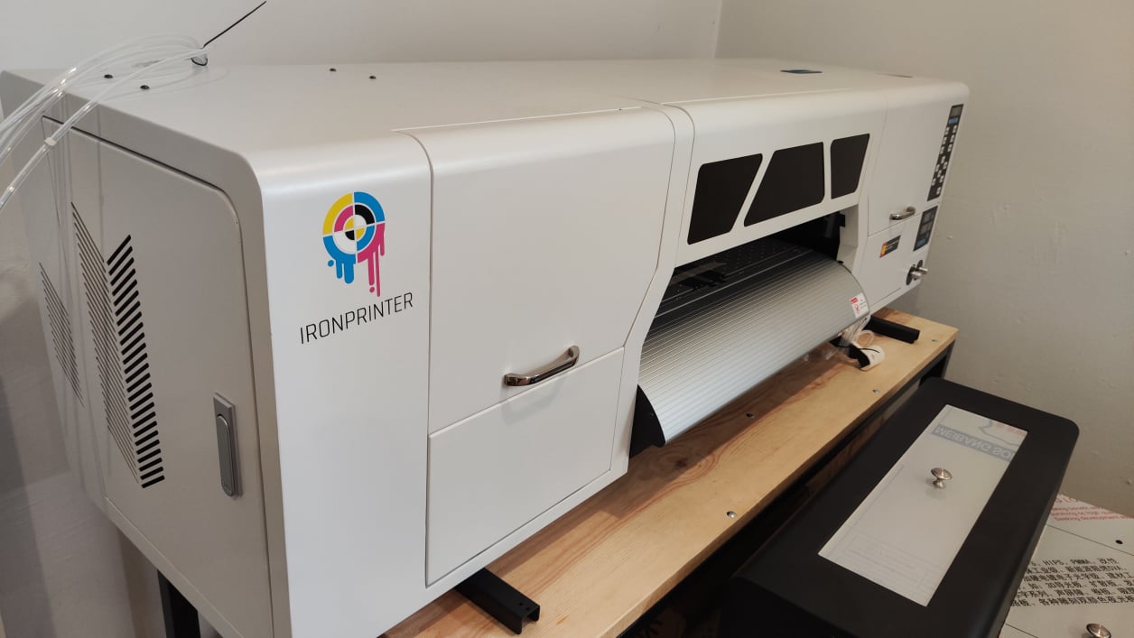 Drukarka DTF A1 do drukowania naklejek na ubrania